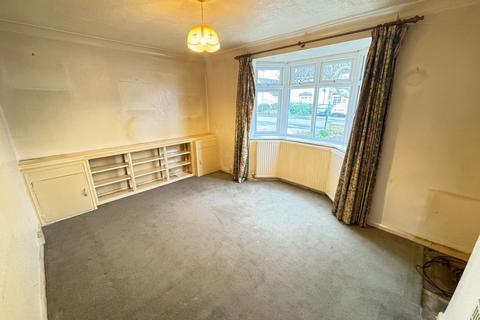 2 bedroom semi-detached house for sale, Doris Road, Ashford TW15