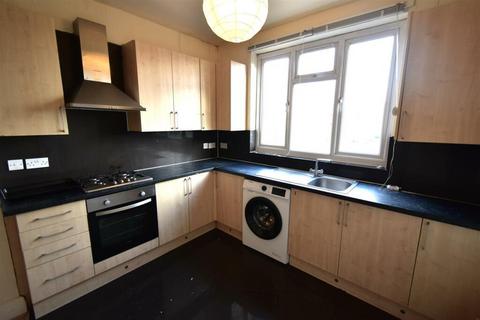 2 bedroom flat to rent, Victoria Road, Ruislip