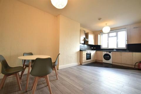 2 bedroom flat to rent, Victoria Road, Ruislip