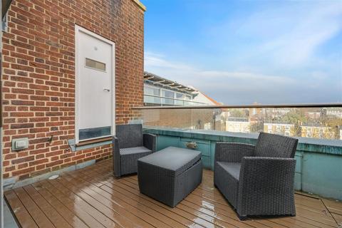 3 bedroom penthouse to rent, The Yoo Building, Hall Road, St Johns Wood, NW8