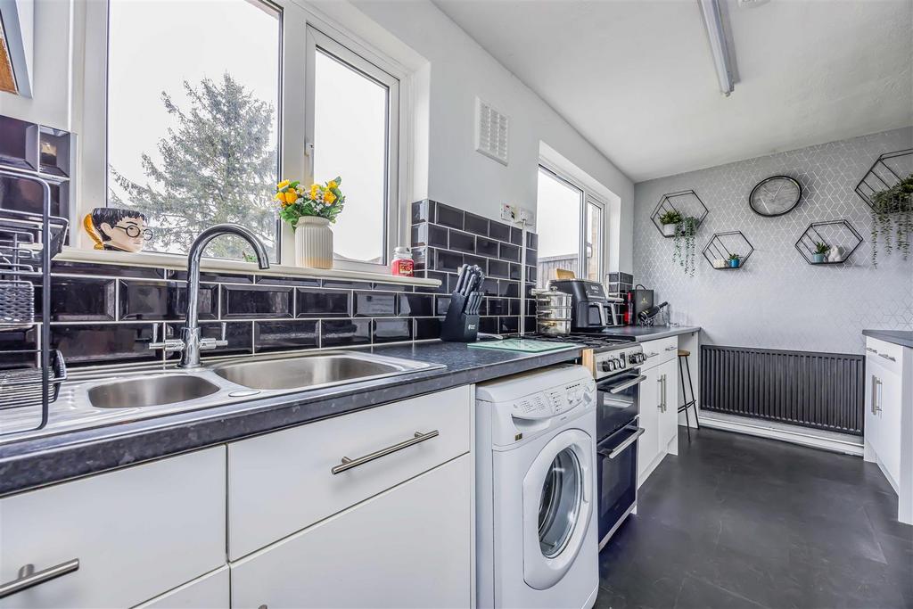 44 Hooks Farm Way, Leigh Park-Small-Portico Marketi