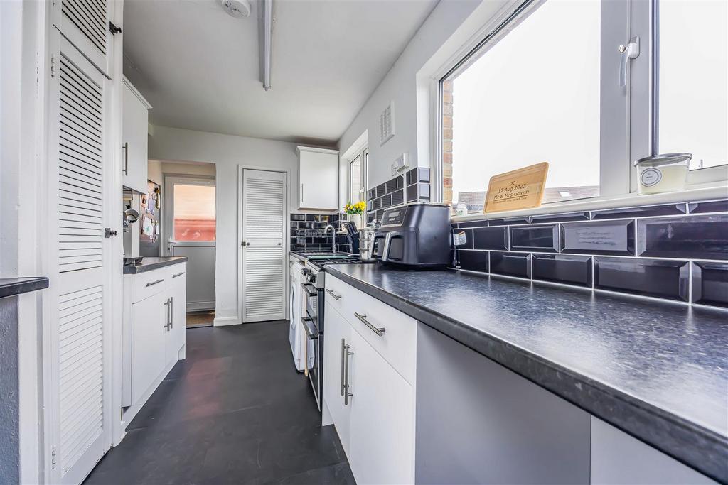 44 Hooks Farm Way, Leigh Park-Small-Portico Marketi