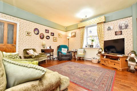 3 bedroom end of terrace house for sale, Bilson Square, Milnrow, Rochdale, Greater Manchester, OL16