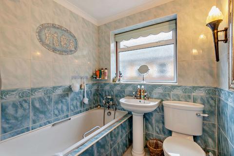 Lacuna Fydlers Close, Winkfield, Windsor, SL4 2DY