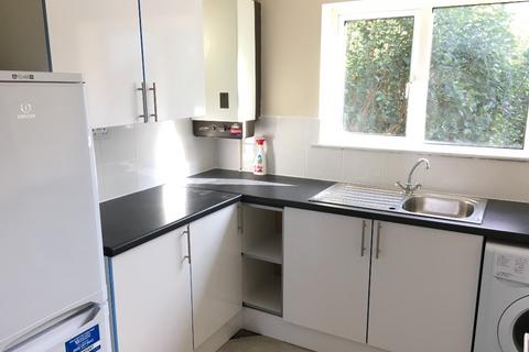 2 bedroom flat to rent, Victoria Close, Stratford-upon-Avon, CV37