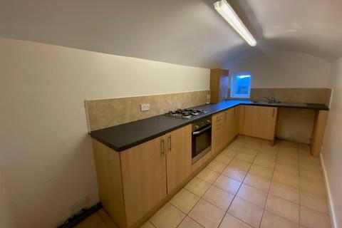 2 bedroom terraced house to rent, Railway Terrace, Brighouse, West Yorkshire