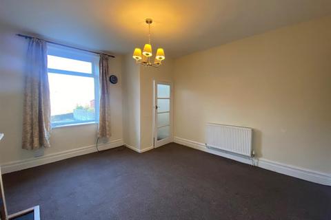 2 bedroom terraced house to rent, Railway Terrace, Brighouse, West Yorkshire