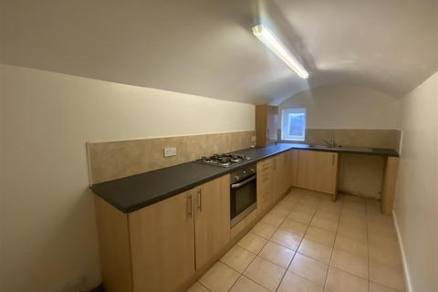 2 bedroom terraced house to rent, Railway Terrace, Brighouse, West Yorkshire