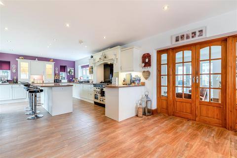 5 bedroom detached house for sale, Rowan Avenue, Ravenshead