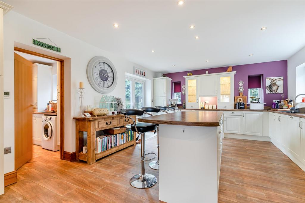 8633330-interior48v2.jpg