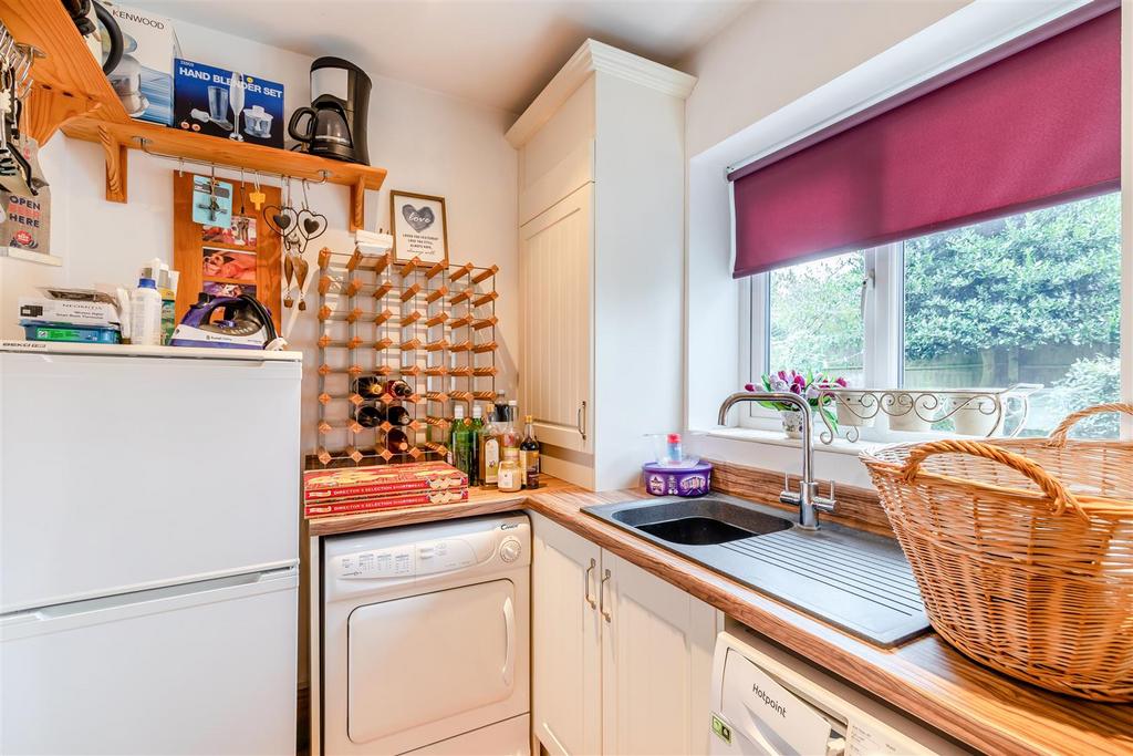8633330-interior52v2.jpg