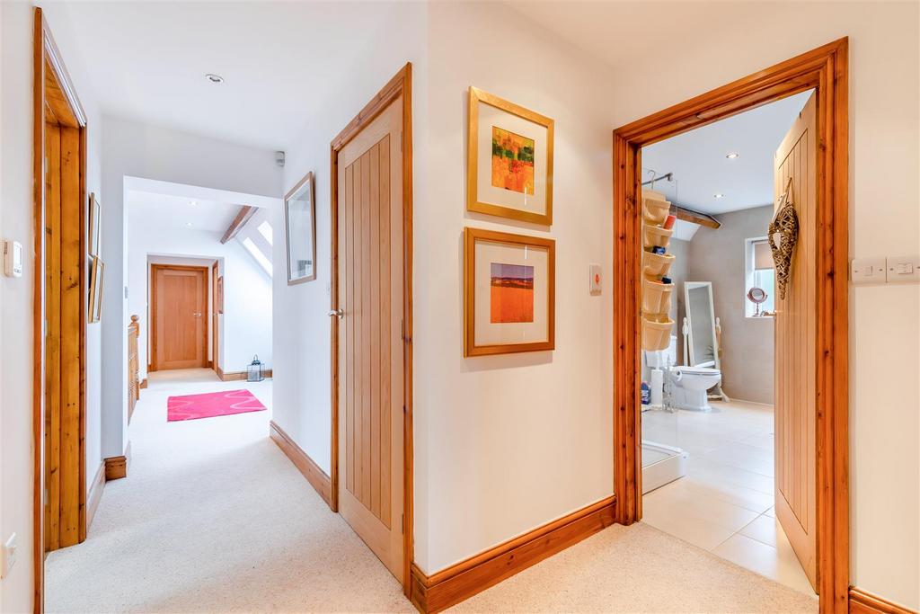 8633330-interior17v2.jpg