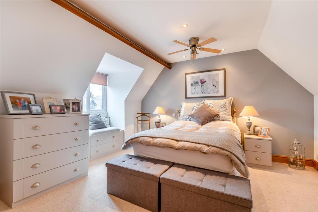 8633330-interior01v2.jpg