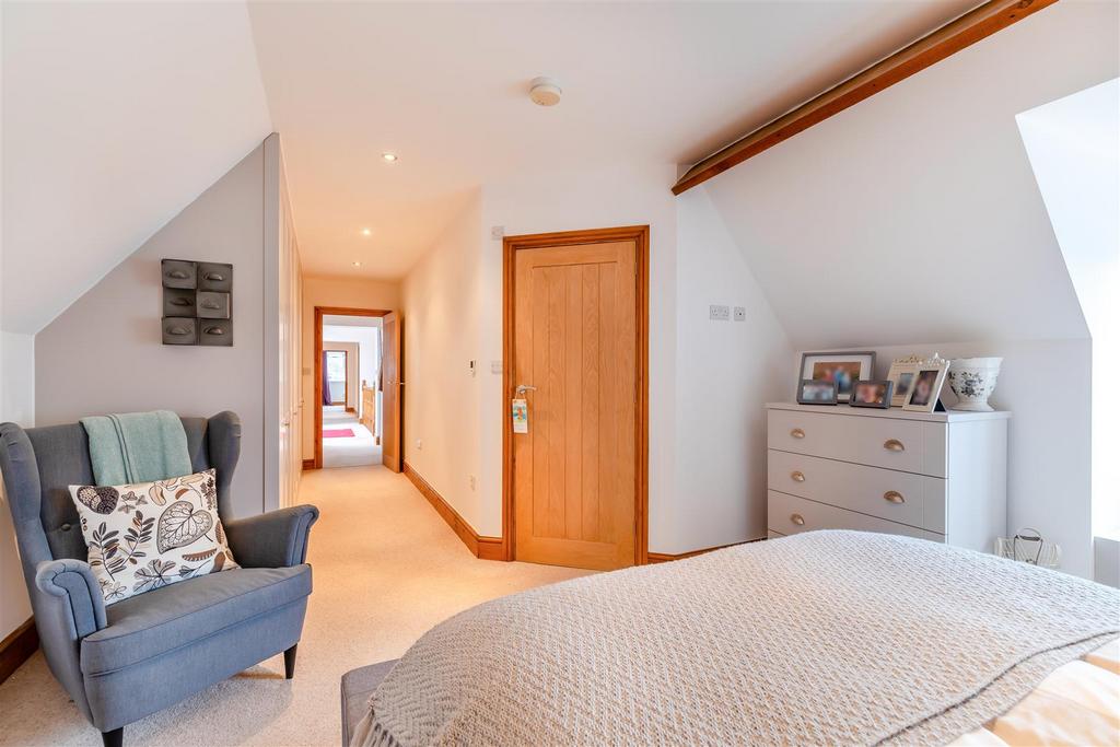 8633330-interior05v2.jpg