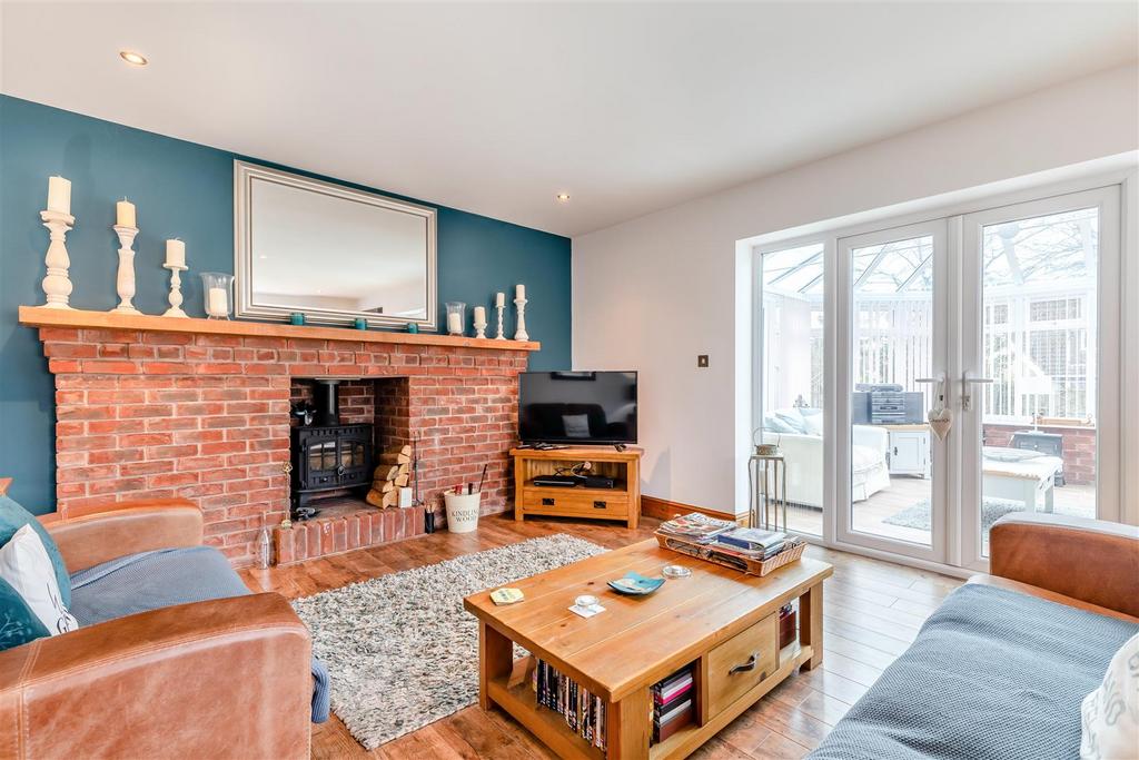 8633330-interior43v2.jpg