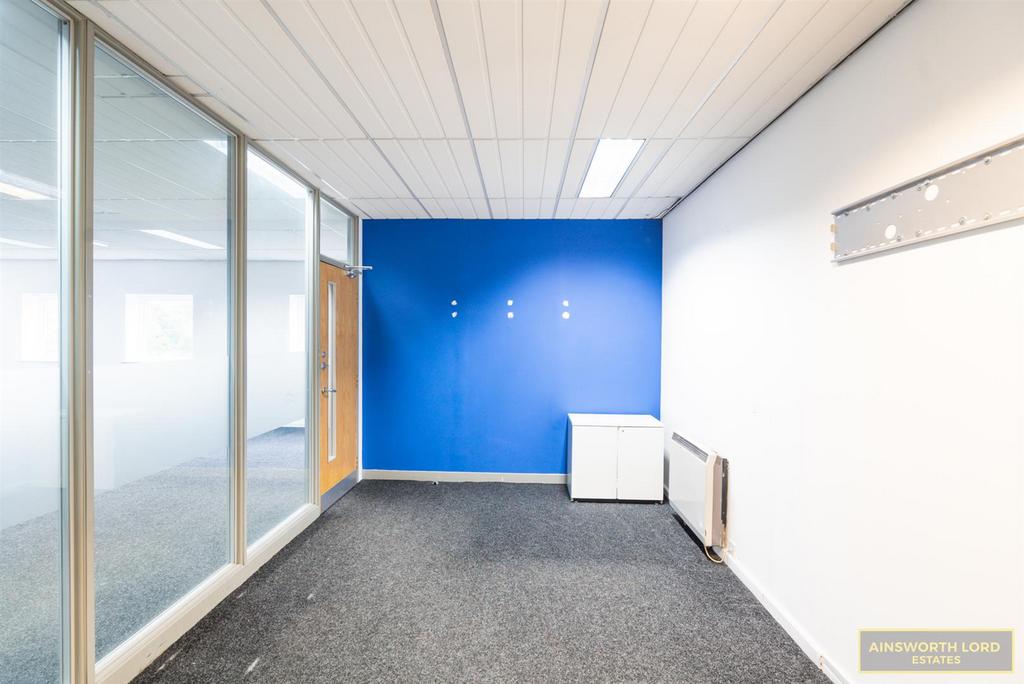 Side office space