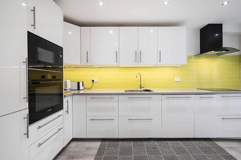 3 bedroom terraced house for sale, Virginia Road, Columbia Road, London, E2