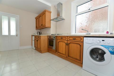 3 bedroom semi-detached house to rent, Buckingham Avenue, Scunthorpe