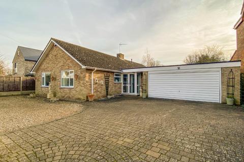 4 bedroom bungalow for sale, Church Road, Hauxton, Cambridge