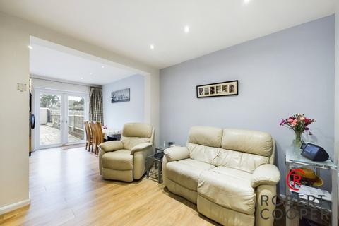 16 Royal Crescent, Ruislip, HA4 0PW