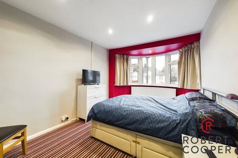 16 Royal Crescent, Ruislip, HA4 0PW