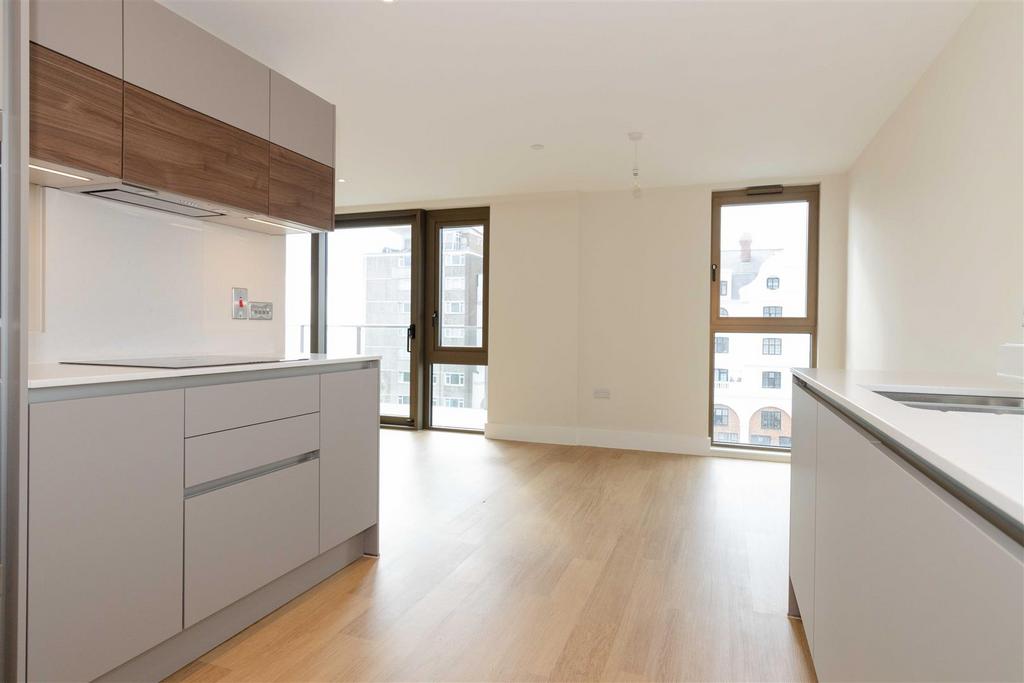 Open plan lounge/kitchen/diner