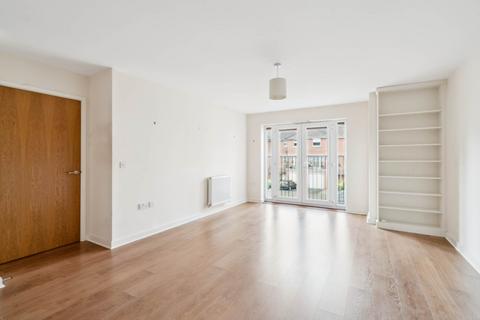 2 bedroom flat for sale, Walton Road, Bushey