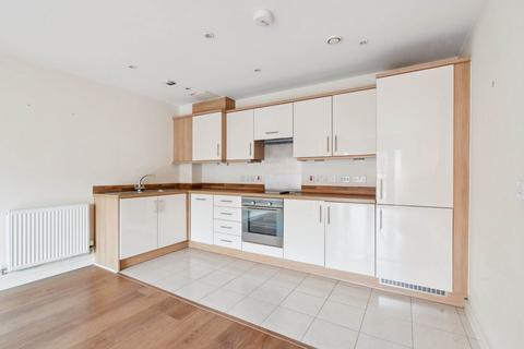 2 bedroom flat for sale, Walton Road, Bushey