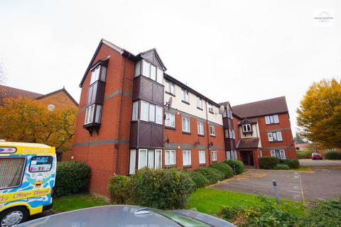 1 bedroom flat for sale, Swaythling Close, London N18