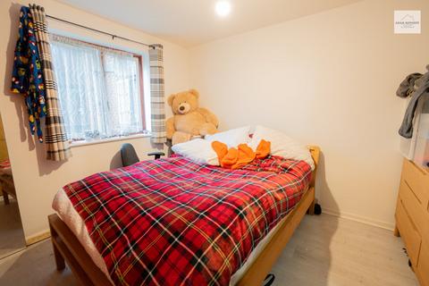undefined, Swaythling Close, London N18