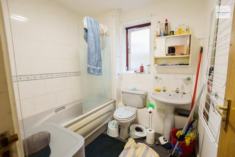 undefined, Swaythling Close, London N18