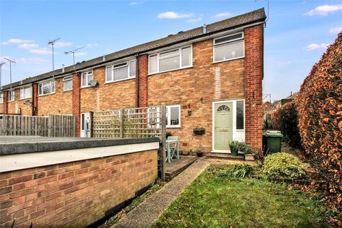 3 bedroom end of terrace house to rent, Maple Close, Alton, Hampshire, GU34