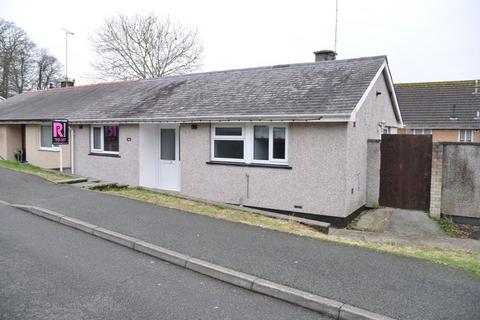 2 bedroom semi-detached bungalow to rent, 124A Pencraig, Llangefni, LL77 7LB