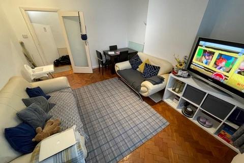 2 bedroom flat for sale, 2 DOUBLE BEDROOM GROUND FLOOR APARTMENT - MILL HILL