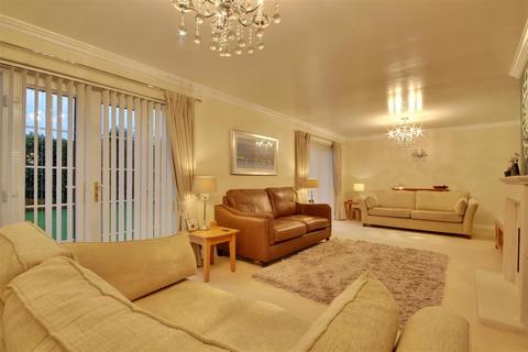 4 bedroom detached bungalow for sale, Farriers Walk, Leven, Beverley