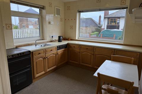 2 bedroom detached bungalow for sale, Pumphouse Lane, Mirfield WF14