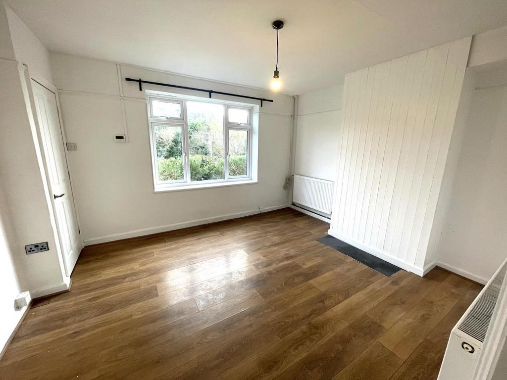 Living Room 2.jpeg