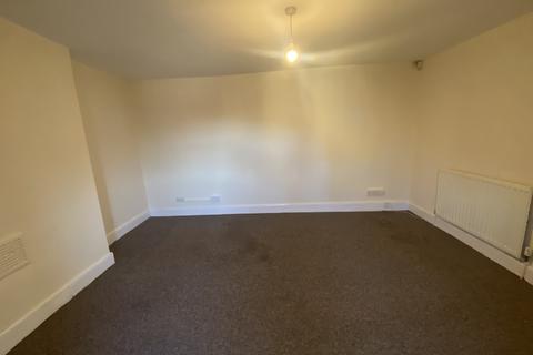 3 bedroom maisonette to rent, Coatsworth Road, Gateshead NE8