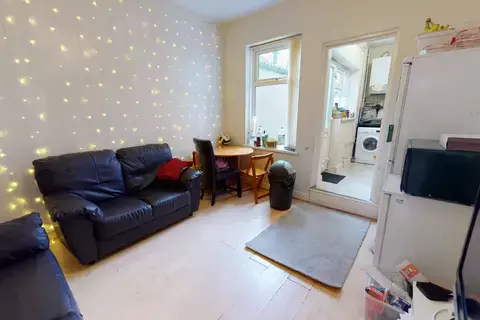 4 bedroom house to rent, North Road, Selly Oak B29