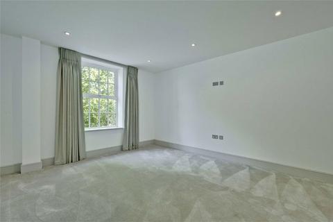 2 bedroom flat to rent, Ridgewood, Weybridge KT13