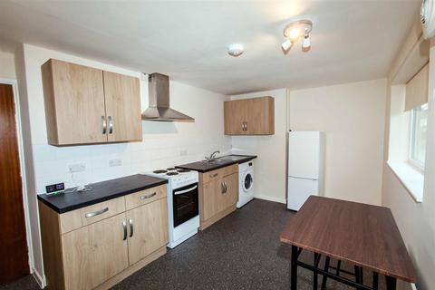 2 bedroom flat to rent, Wikeley Way, Brimington, S43