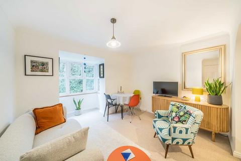 1 bedroom flat for sale, Beaumont Place, Isleworth TW7