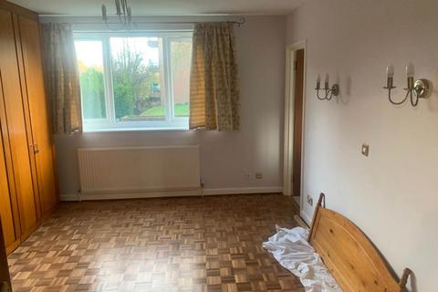 3 bedroom flat to rent, Ballards Lane, Finchley Central, London N3