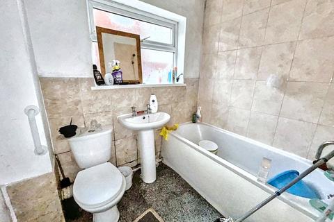 2 bedroom ground floor flat for sale, Whitehall Road, Gateshead, Tyne and Wear, NE8 4PT