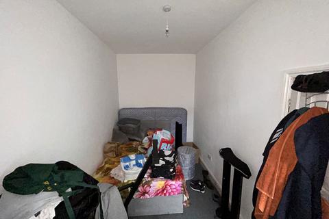 2 bedroom ground floor flat for sale, Whitehall Road, Gateshead, Tyne and Wear, NE8 4PT