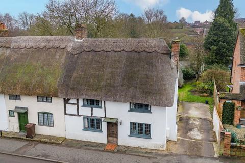 3 bedroom cottage for sale, Winchester Street, Overton, Basingstoke, RG25 3HZ