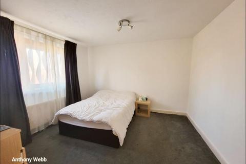 1 bedroom flat for sale, Shapland Way, Palmers Green, N13