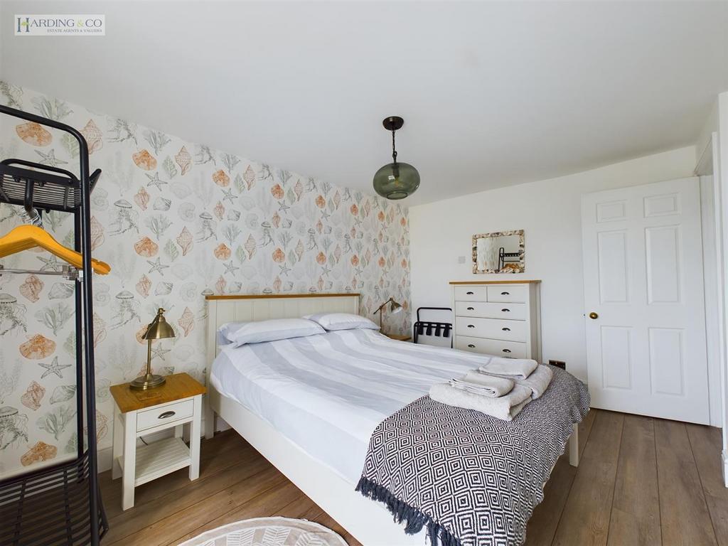 Bedroom 2 .3.jpg