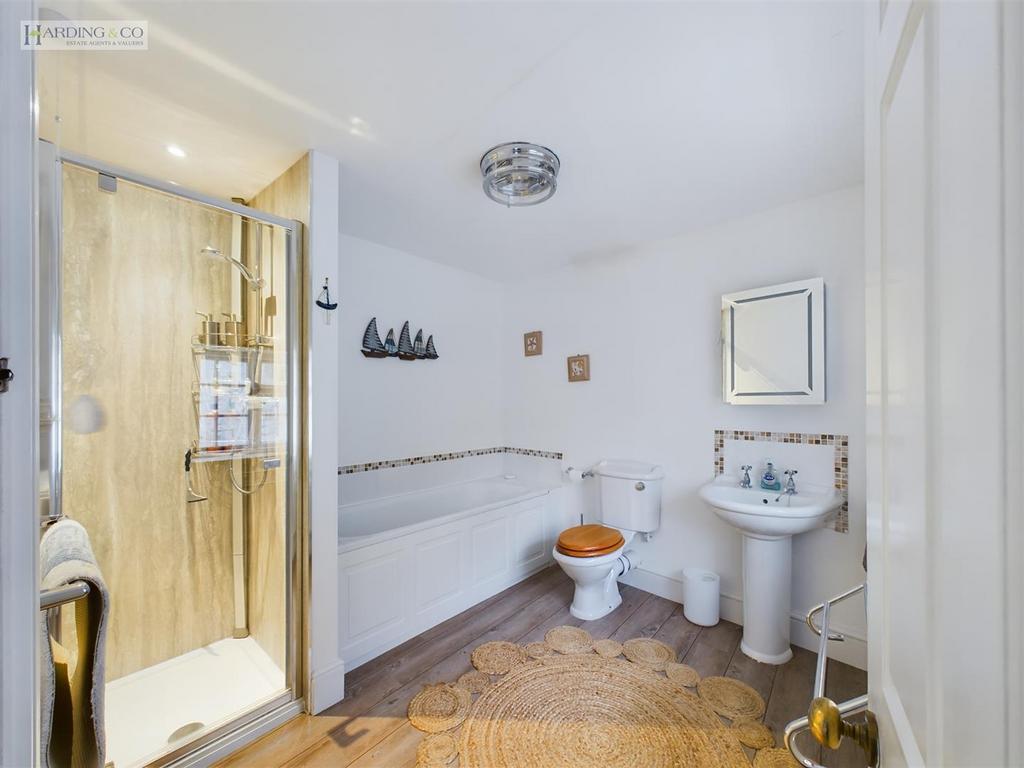 Bathroom new.jpg