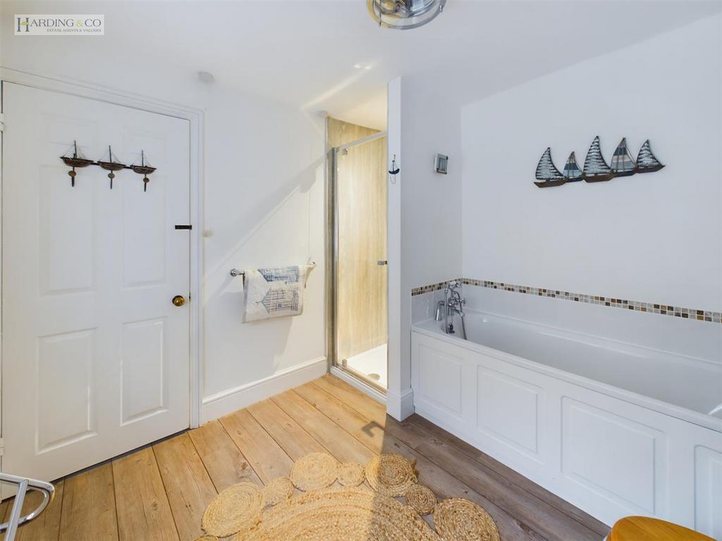 Bathroom new ii.jpg